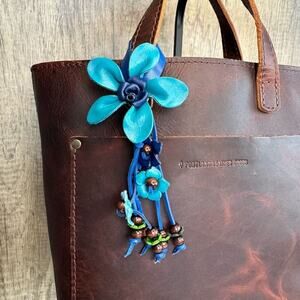 Bright Blue Daisy Flower Leather Bag Charm Leather Purse Crossbody Keychain NEW
